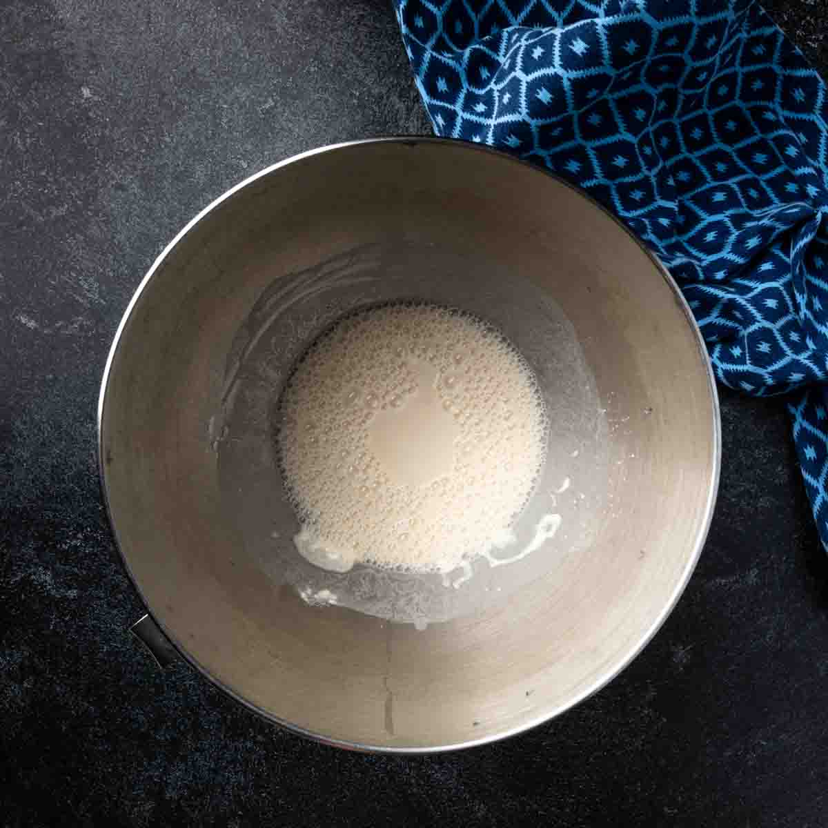 A freshly mixed sponge in a mixing bowl. 