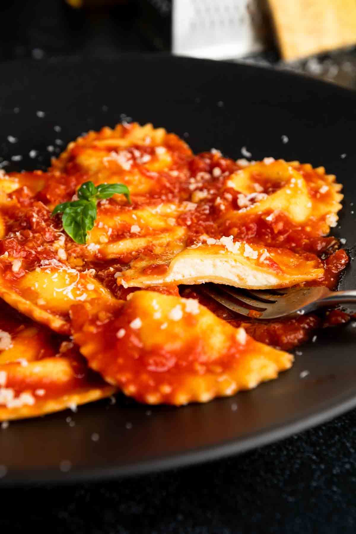 https://thesageapron.com/wp-content/uploads/2022/12/Ravioli-54.jpg